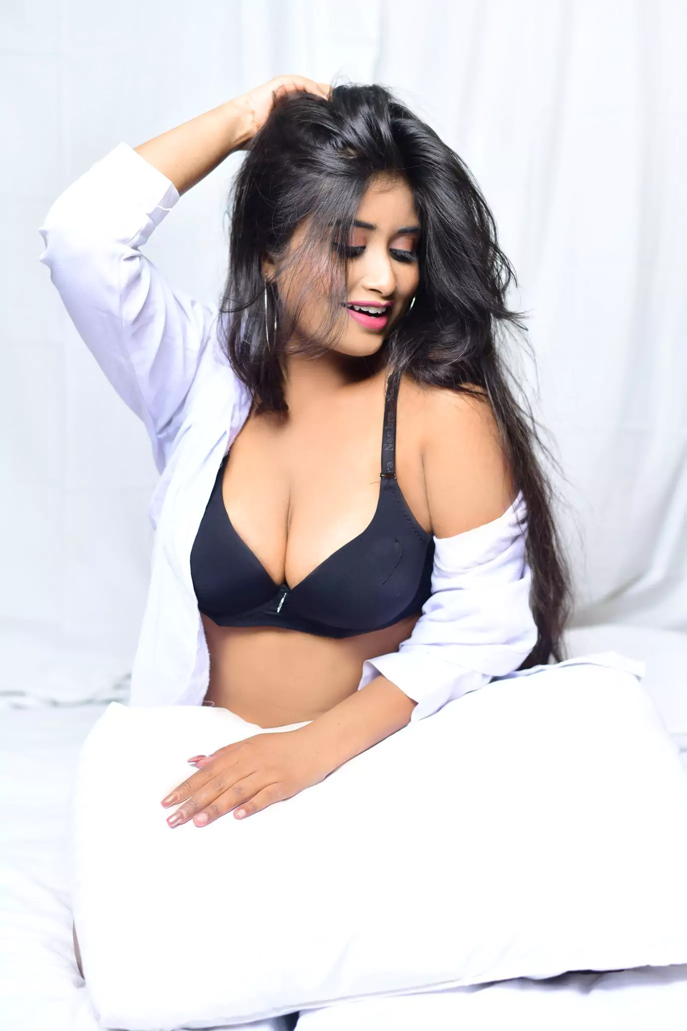 Whatsapp Number Available For Talk 1743