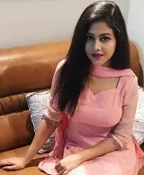 Book call girls Lucknow near me at discounted price
