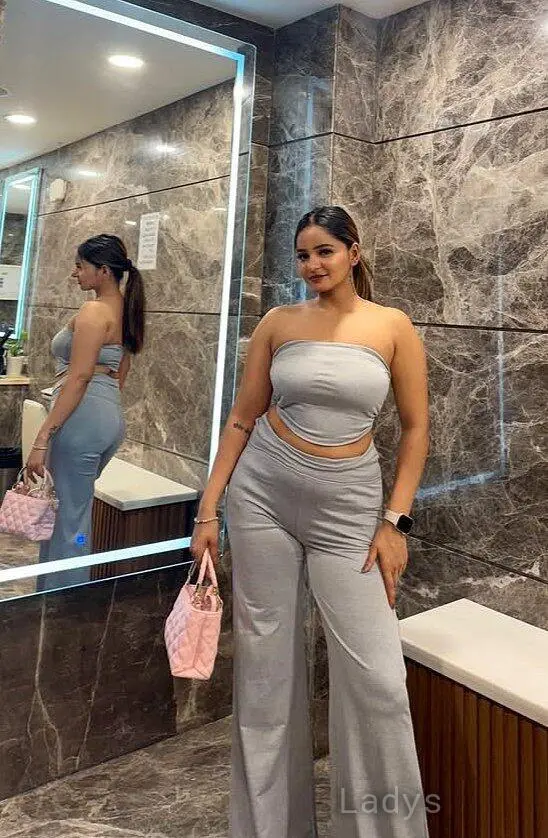 24×7 GFE Call Girl Service in Meerut – Real, Warm & Discreet